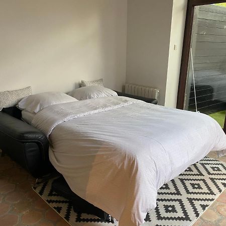 Studio Duplex Avec Spa Et Cour Privee Bonnelles Екстериор снимка