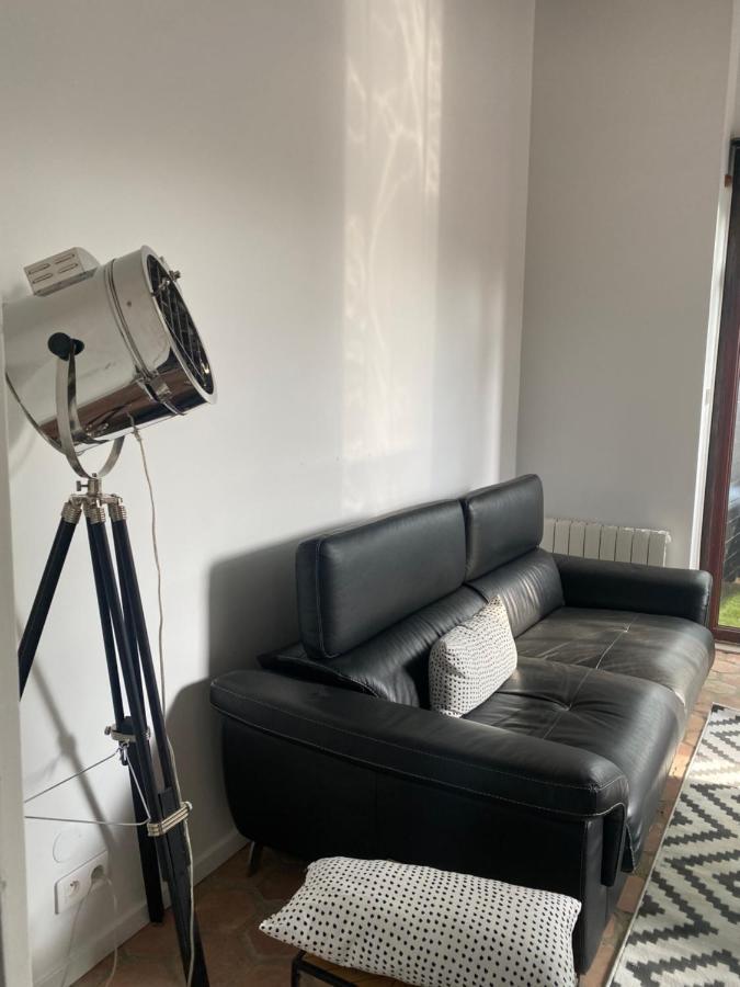 Studio Duplex Avec Spa Et Cour Privee Bonnelles Екстериор снимка